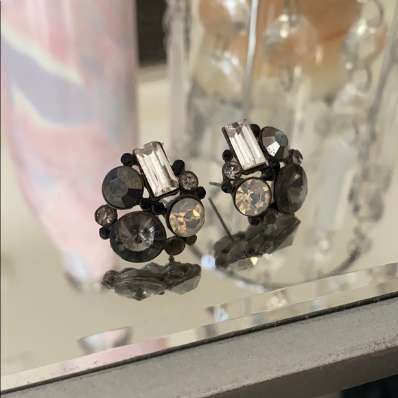 Jeweled cluster earrings - Picture 3 of 11